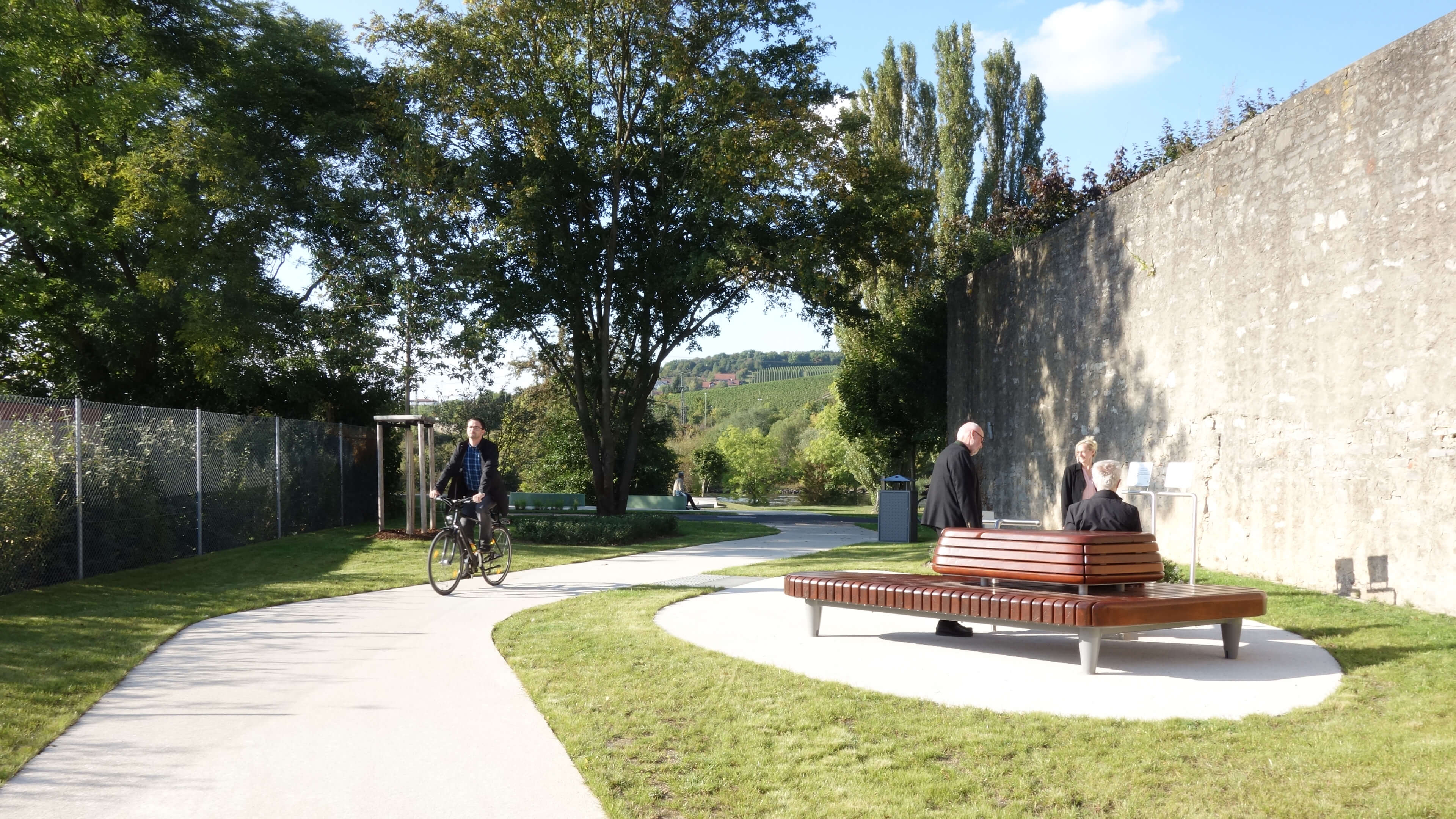 Hahn Hertling von Hantelmann - Klostermauer Zellerau, Würzburg © Inga Hahn