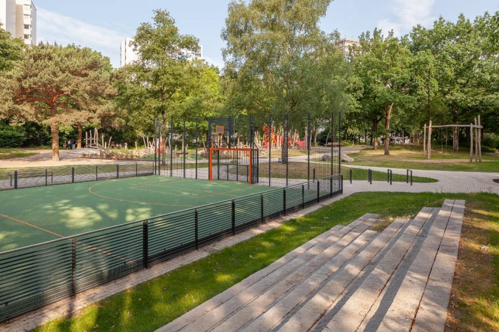 Parkanlage und Spielplatz Drachenthal – Hamburg Neuwiedenthal Parkanlage und Spielplatz Drachenthal – Hamburg Neuwiedenthal