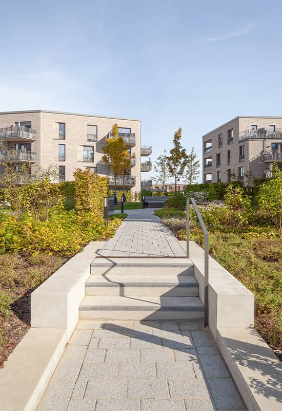 Gartenlandschaft Wohnungsneubau Giselbertstraße (c)sebastianglombik Gartenlandschaft Wohnungsneubau Giselbertstraße (c)sebastianglombik